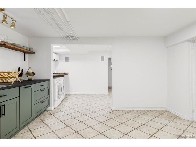 2542 Irving St, Denver, CO 80211