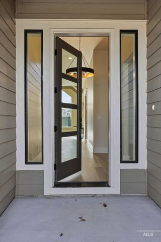 1090 E Crescendo St, Meridian, ID 83642