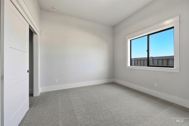 1090 E Crescendo St, Meridian, ID 83642