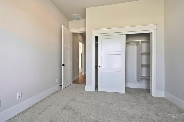 1090 E Crescendo St, Meridian, ID 83642