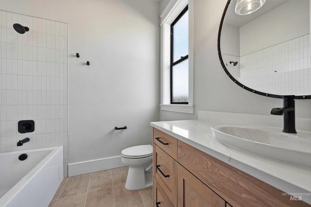 1090 E Crescendo St, Meridian, ID 83642