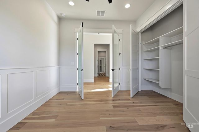 1090 E Crescendo St, Meridian, ID 83642