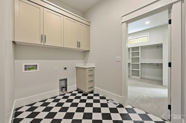 1090 E Crescendo St, Meridian, ID 83642