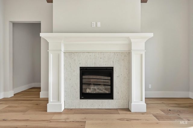 1090 E Crescendo St, Meridian, ID 83642