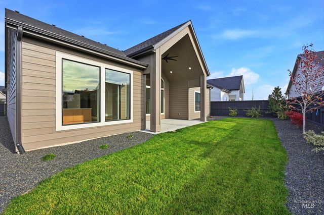 1090 E Crescendo St, Meridian, ID 83642