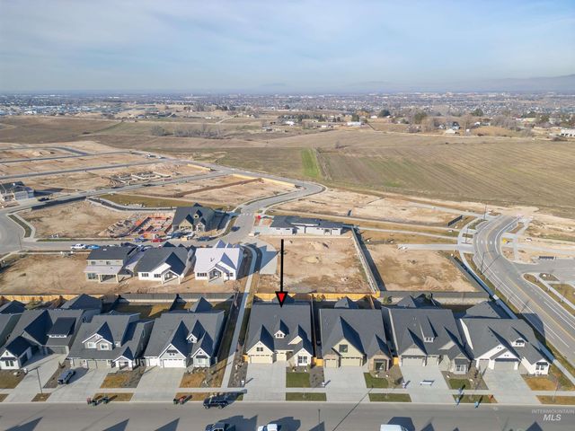 1090 E Crescendo St, Meridian, ID 83642