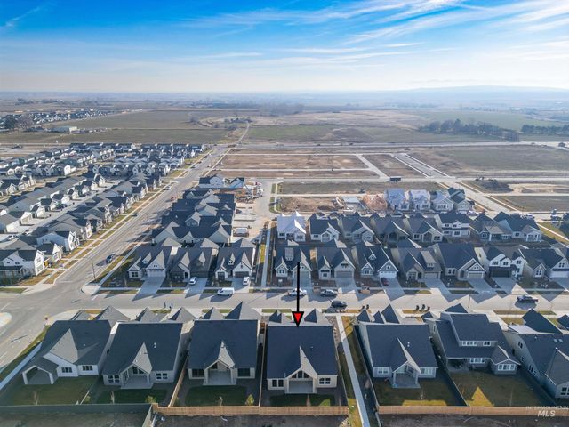 1090 E Crescendo St, Meridian, ID 83642