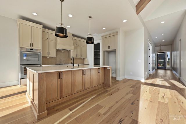 1090 E Crescendo St, Meridian, ID 83642