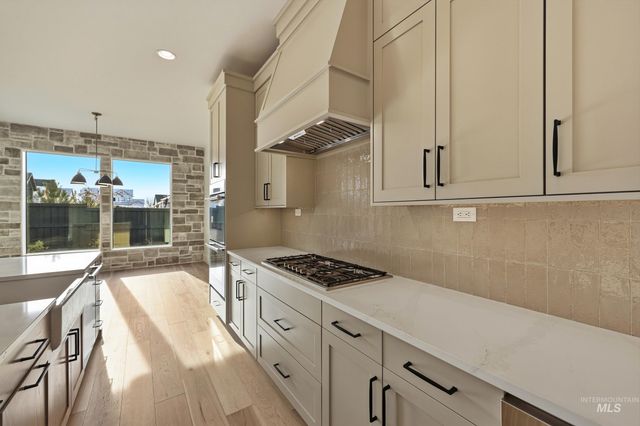 1090 E Crescendo St, Meridian, ID 83642