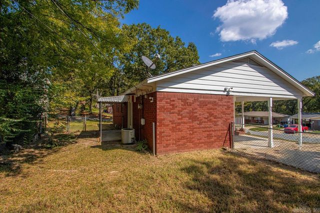 800 Buttercup Circle, North Little Rock, AR 72118