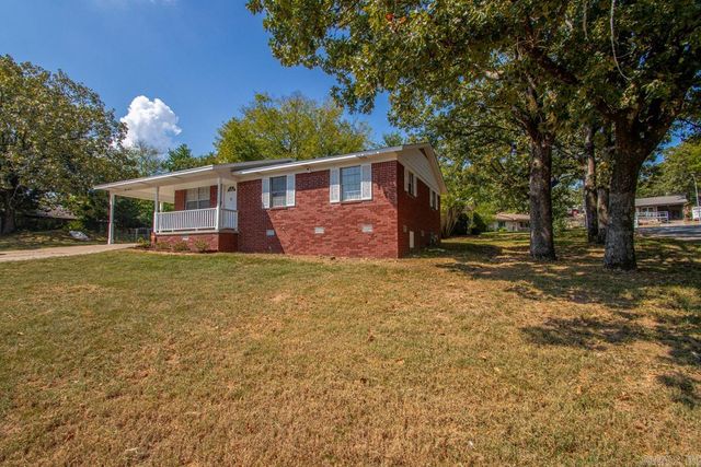 800 Buttercup Circle, North Little Rock, AR 72118