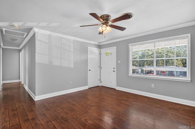 800 Buttercup Circle, North Little Rock, AR 72118