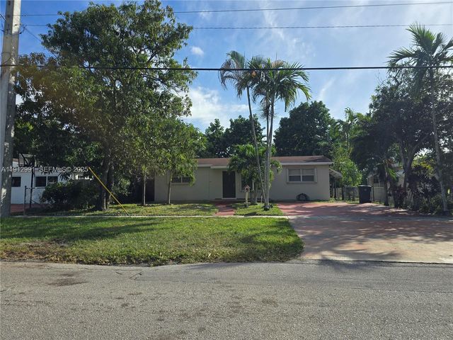 6610 NW 41st St, Virginia Gardens, FL 33166
