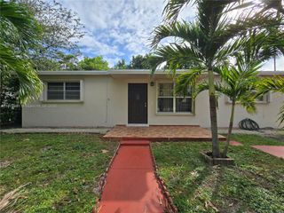 6610 NW 41st St, Virginia Gardens, FL 33166