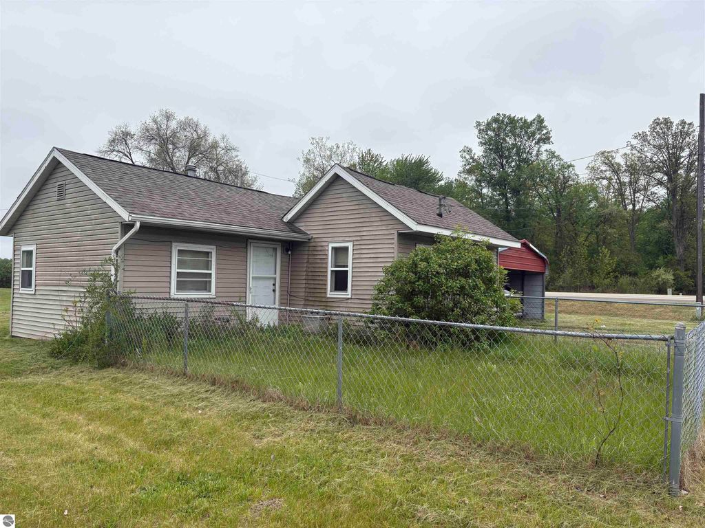 Image 1 of property listing at 3988 W Isabella Road, Shepherd, MI 48883