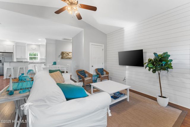 103 NE 18th Street, Oak Island, NC 28465