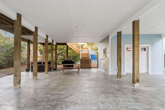 103 NE 18th Street, Oak Island, NC 28465