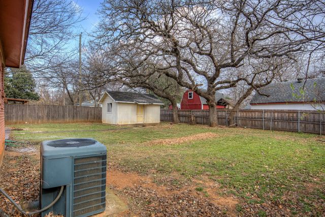 405 Vine Street, Euless, TX 76040