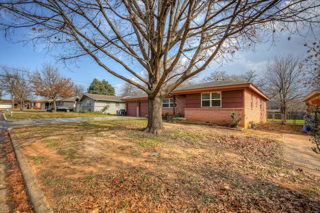 405 Vine Street, Euless, TX 76040