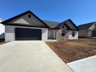 105 Linzi Way, Paris, KY 40361