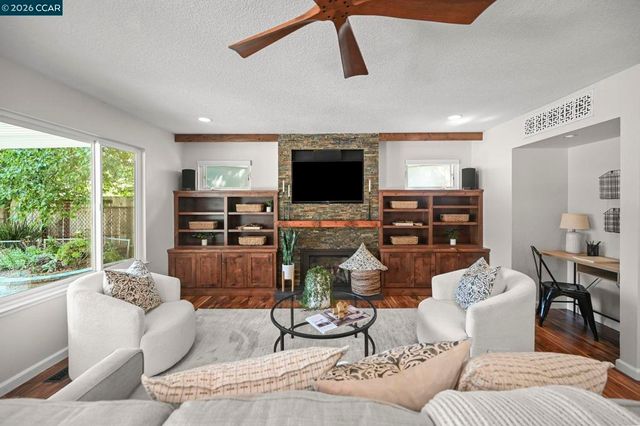 151 Blue Canyon Way, Martinez, CA 94553