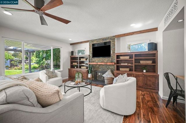 151 Blue Canyon Way, Martinez, CA 94553