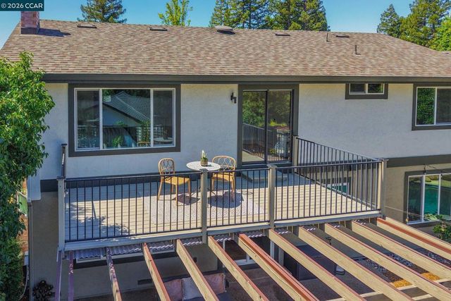 151 Blue Canyon Way, Martinez, CA 94553