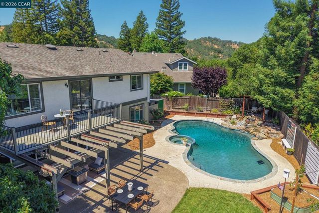 151 Blue Canyon Way, Martinez, CA 94553