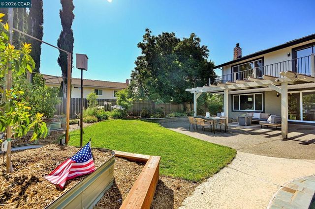 151 Blue Canyon Way, Martinez, CA 94553