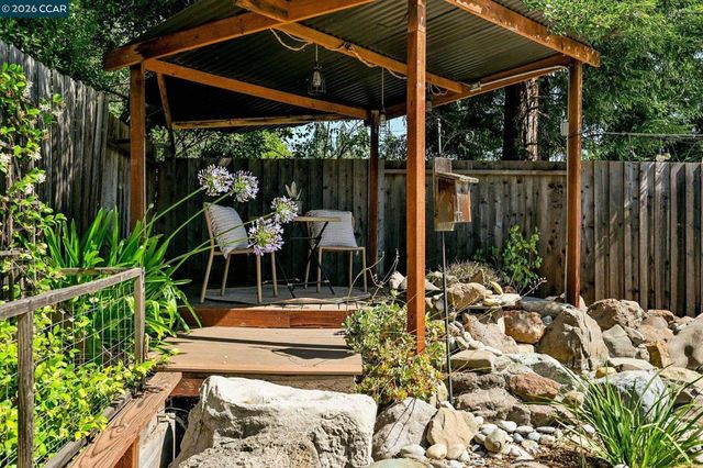 151 Blue Canyon Way, Martinez, CA 94553