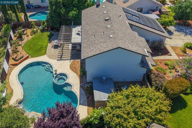 151 Blue Canyon Way, Martinez, CA 94553