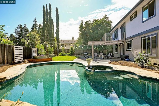 151 Blue Canyon Way, Martinez, CA 94553
