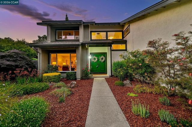 151 Blue Canyon Way, Martinez, CA 94553