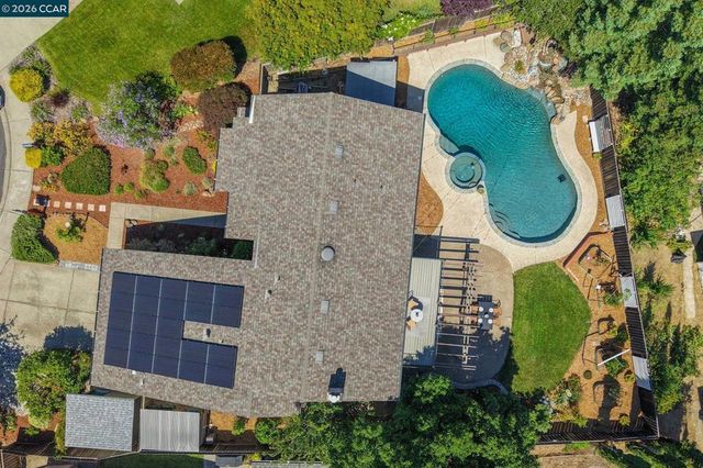151 Blue Canyon Way, Martinez, CA 94553