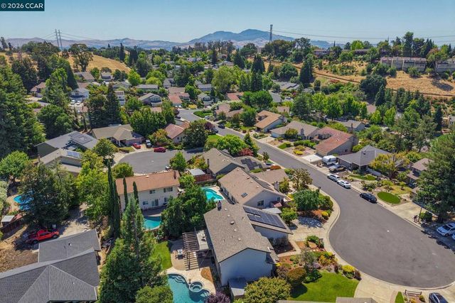 151 Blue Canyon Way, Martinez, CA 94553