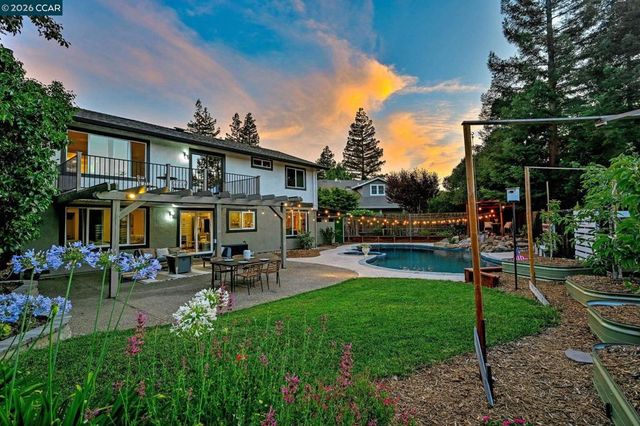 151 Blue Canyon Way, Martinez, CA 94553