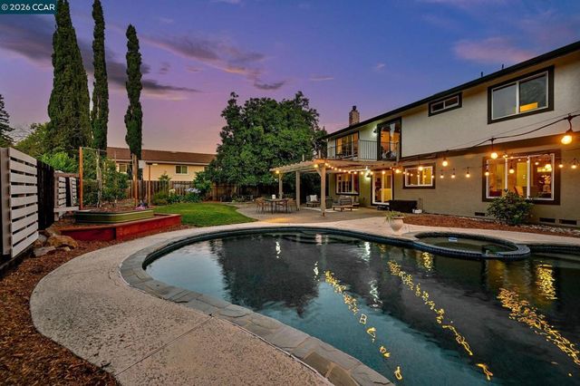 151 Blue Canyon Way, Martinez, CA 94553