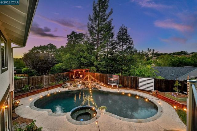 151 Blue Canyon Way, Martinez, CA 94553