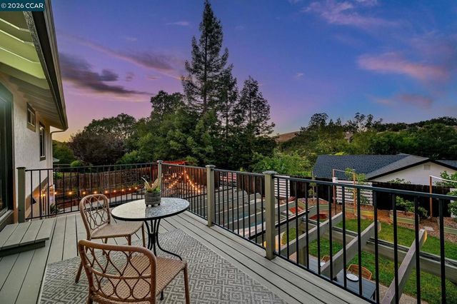 151 Blue Canyon Way, Martinez, CA 94553
