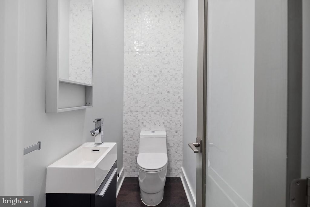 1332 KATER ST, PHILADELPHIA, PA 19147 — photo 4