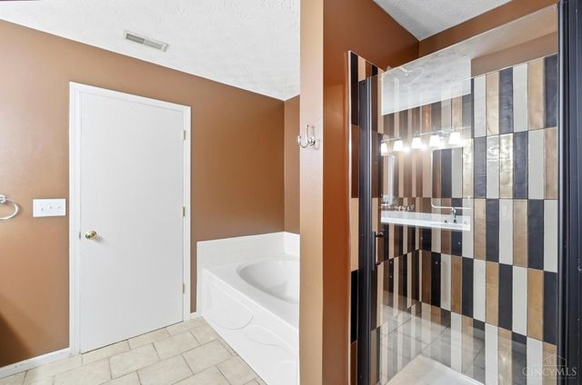 8427 Gettysburg Lane, Hamilton Twp, OH 45039