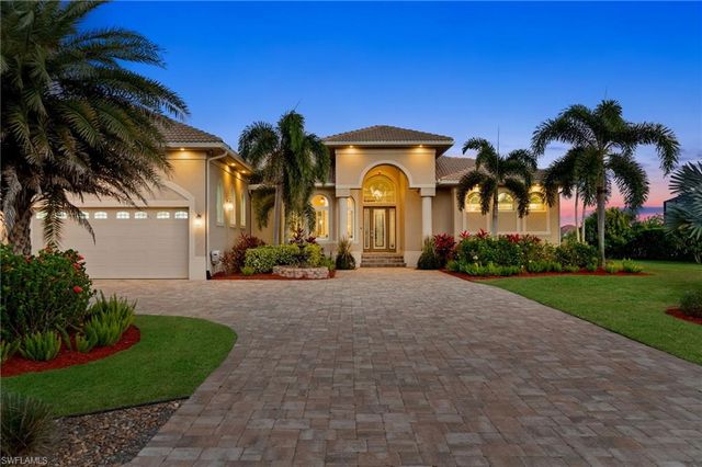 18018 Broadview DR, Naples, FL 34114