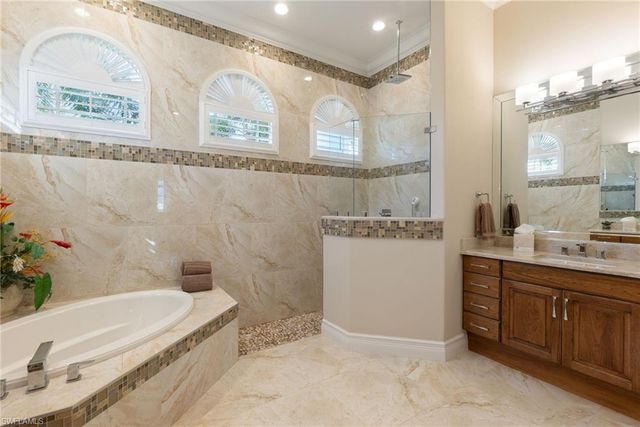 18018 Broadview DR, Naples, FL 34114