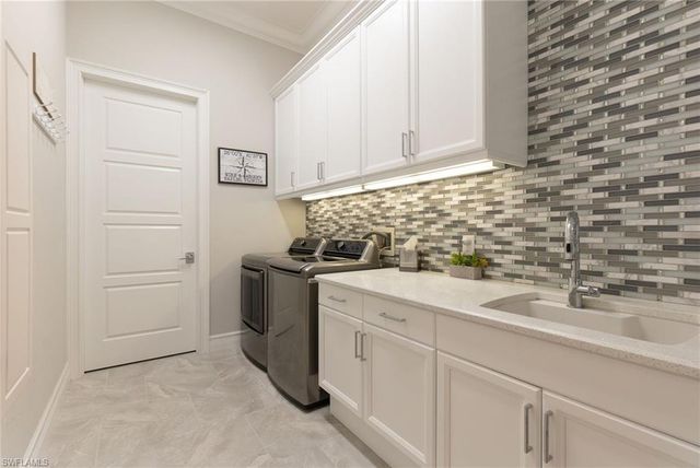 18018 Broadview DR, Naples, FL 34114