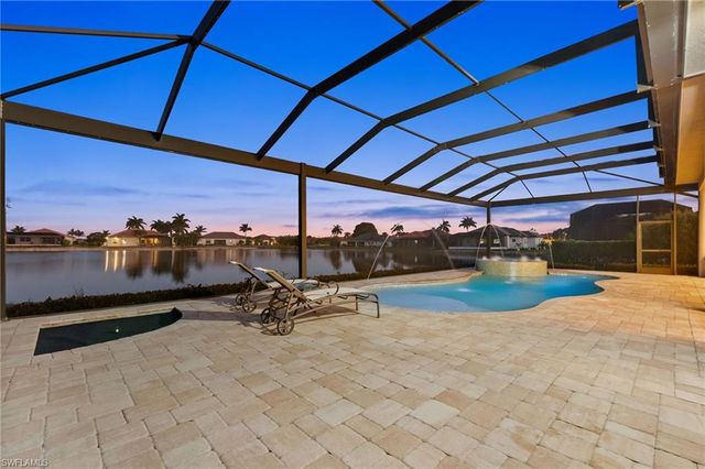 18018 Broadview DR, Naples, FL 34114