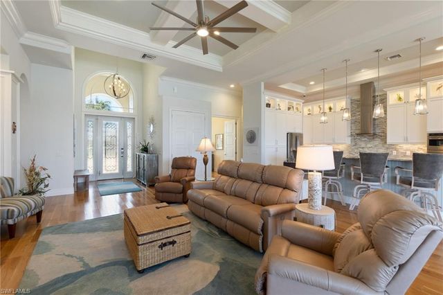 18018 Broadview DR, Naples, FL 34114