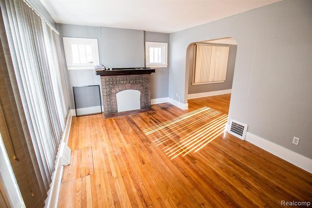 15360 Cruse Street, Detroit, MI 48227