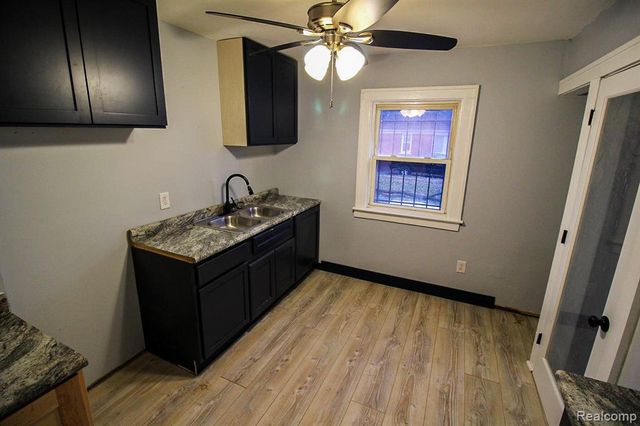 15360 Cruse Street, Detroit, MI 48227