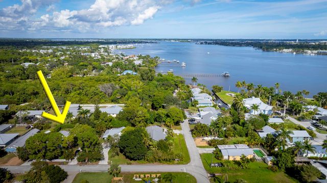 1017 SW Spruce Street, Palm City, FL 34990