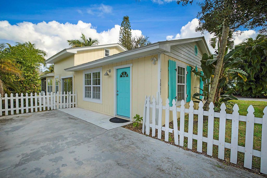 1017 SW Spruce Street, Palm City, FL 34990